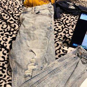 Aeropostale Washed Out Ripped Cheeky Jeggings